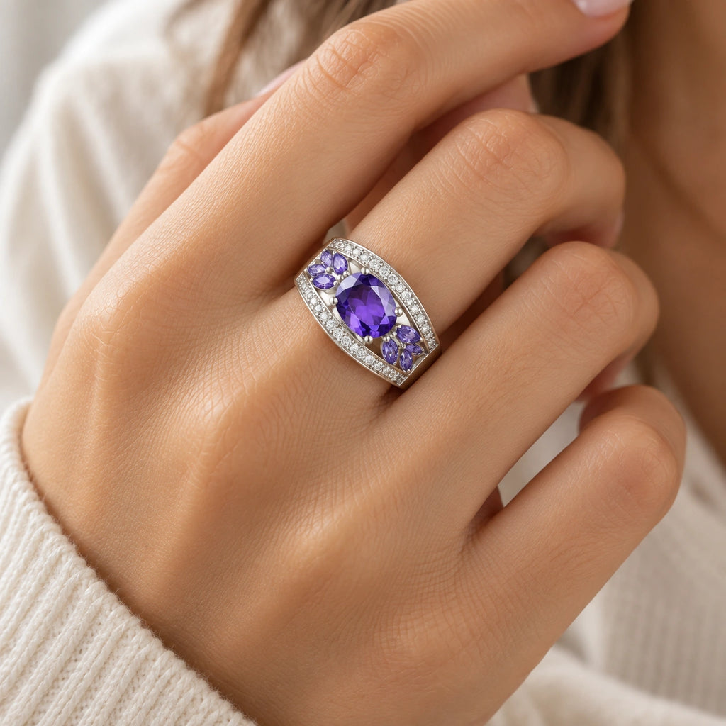 Breiter Amethyst Ring mit rundem Stein und Blatt-Ziersteinen