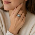 Opal Ring mit rundem Stein und Flechtrahmen