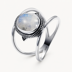 Moderner Mondstein Ring mit Kreisfassung