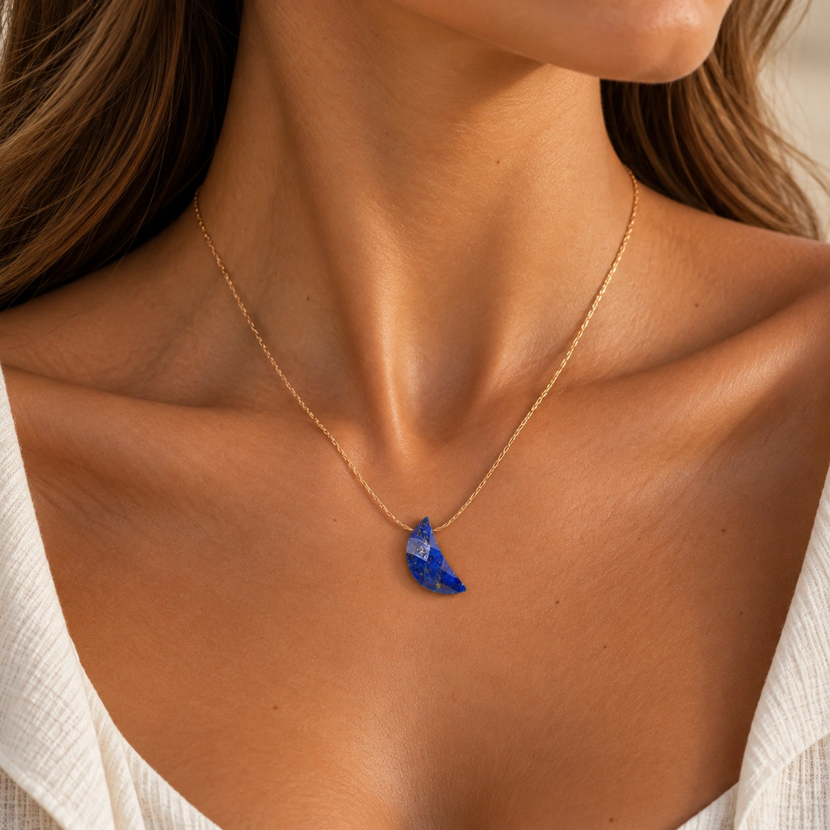 Lapislazuli Kette Gold mit Halbmond Anhänger