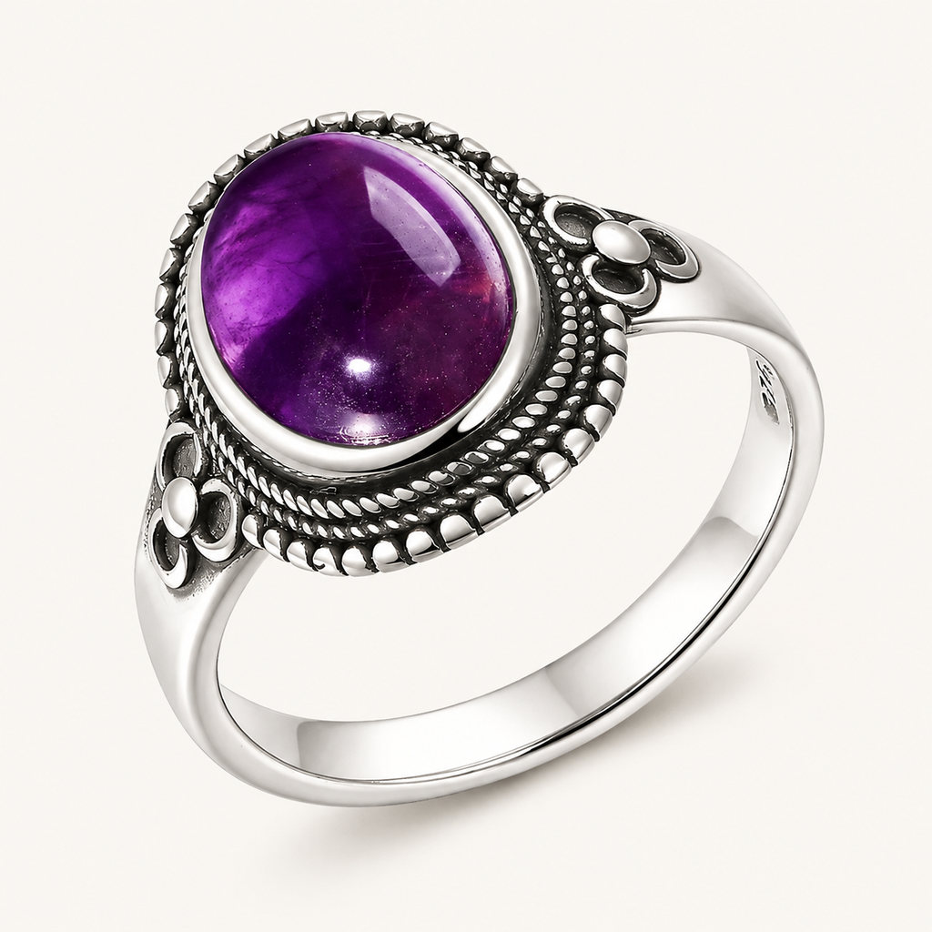 Amethyst Ring aus 925er Silber mit Perlenrahmen