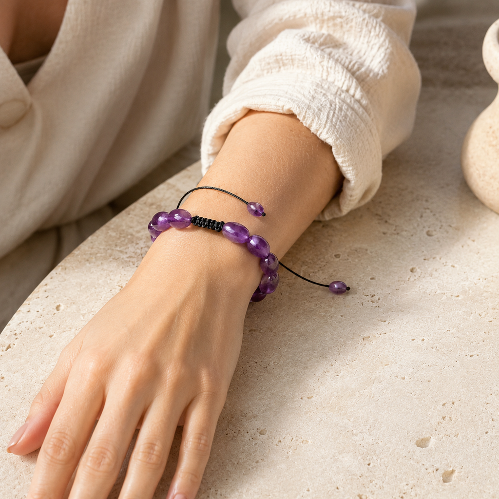 Verstellbares Amethyst Armband mit ovalen Steinperlen