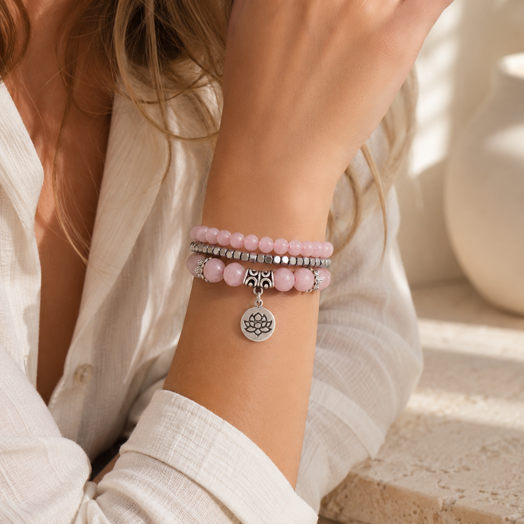 Dreireihiges Rosenquarz Armband mit Lotus