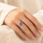 Amethyst Ring aus 925er Silber mit gedrehter Ringschiene