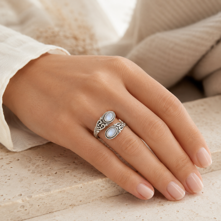 Offener Mondstein Ring mit zwei ovalen Steinen