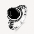 Onyx Ring aus 925er Silber mit seitlichen Blüten