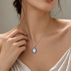 Mondstein Kette aus 925er Silber mit ovalem Ornamentanhänger