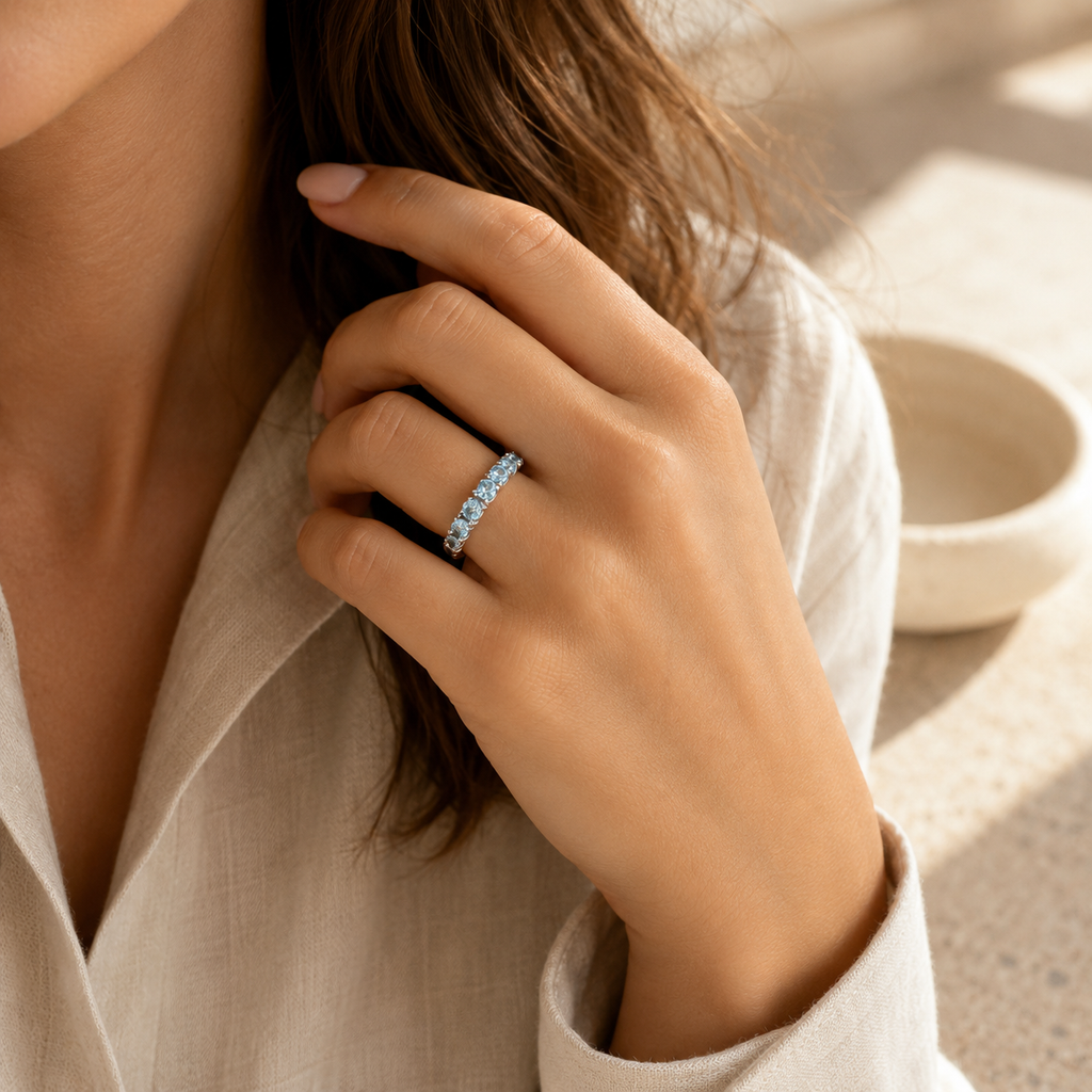 Aquamarin Ring mit fünf ovalen Steinen