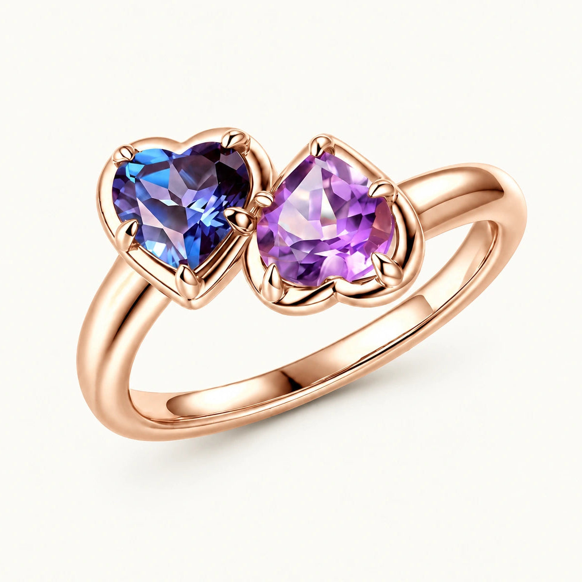 Amethyst Ring aus 14K Roségold mit zwei herzförmigen Steinen