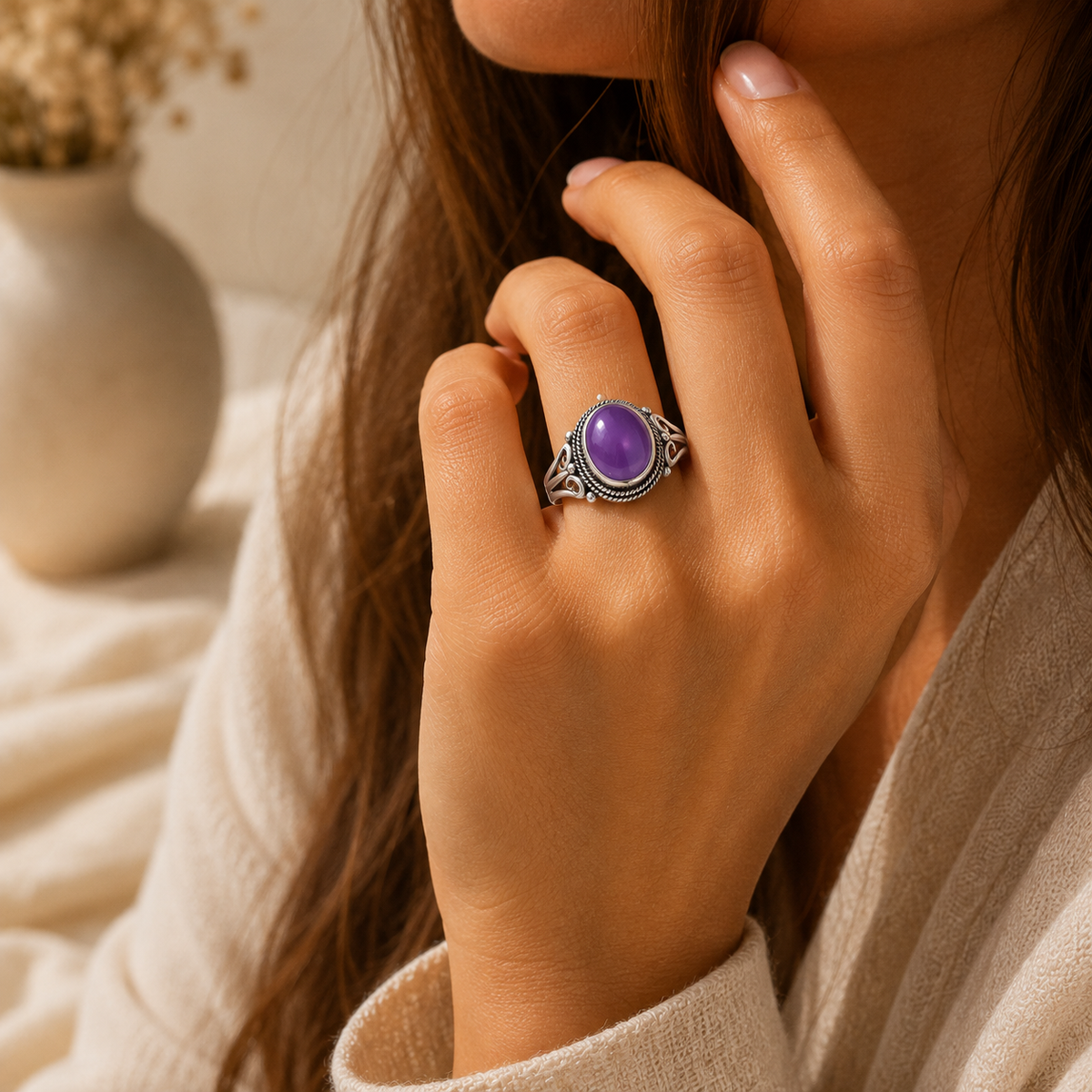 Filigraner Amethyst Ring aus 925er Silber mit Herzornamenten