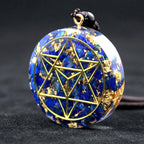 Lapislazuli Anhänger mit goldenem Sternsymbol an schwarzer Kordel