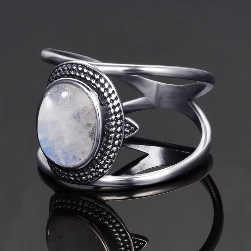 Moderner Mondstein Ring mit Kreisfassung