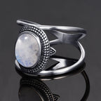 Moderner Mondstein Ring mit Kreisfassung