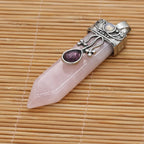 Rosenquarz Kette mit violettem Tropfenanhänger und Zierstein