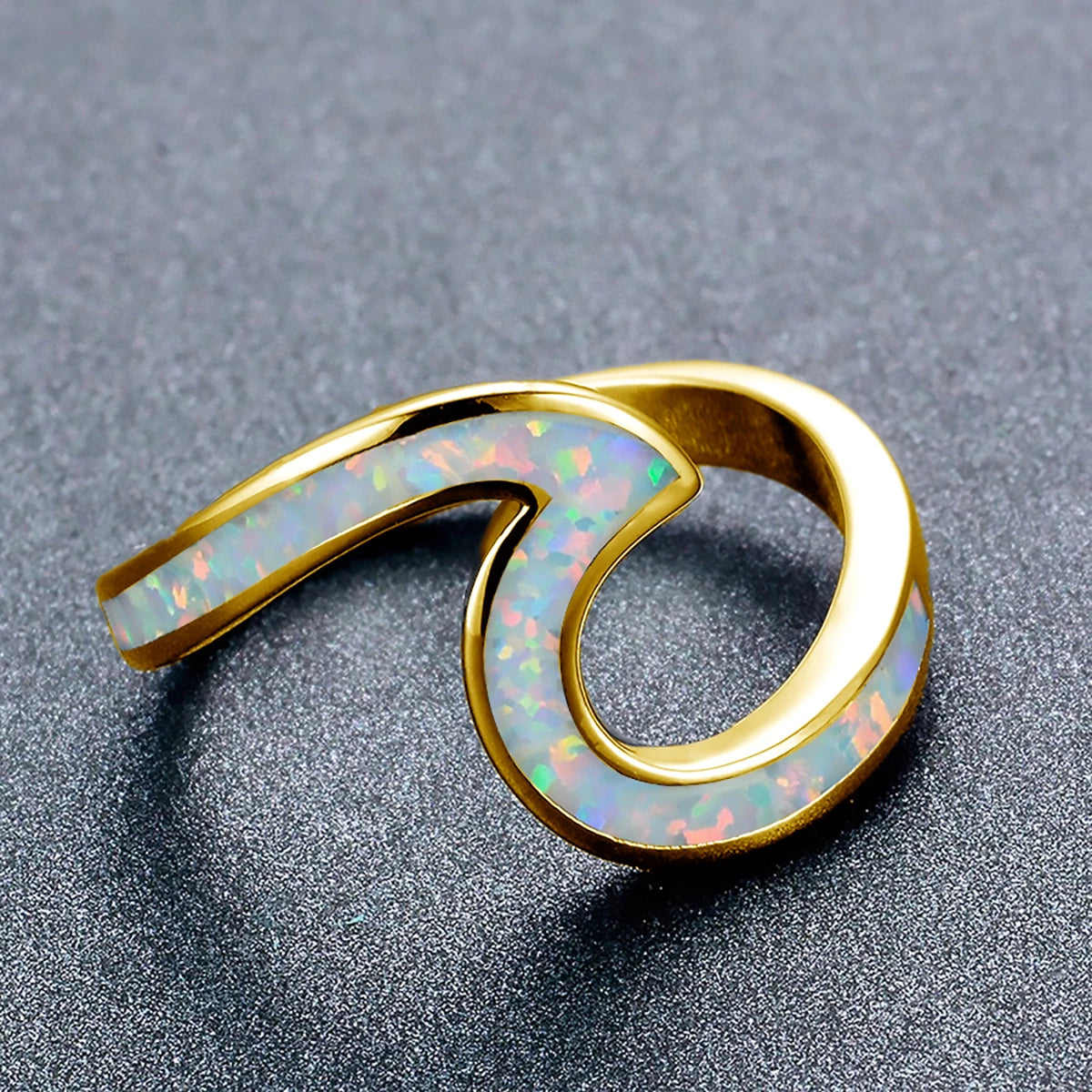 14K vergoldeter Opal Ring im Wellen-Design