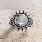 Mondstein Ring mit Sonne und Sternen
