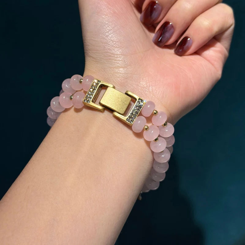 Doppelreihiges Rosenquarz-Perlenarmband mit Katzenmotiv