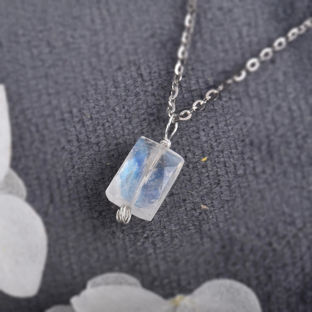 Mondstein Kette aus 925er Silber mit rechteckigem Naturstein-Anhänger