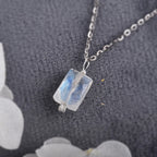 Mondstein Kette aus 925er Silber mit rechteckigem Naturstein-Anhänger