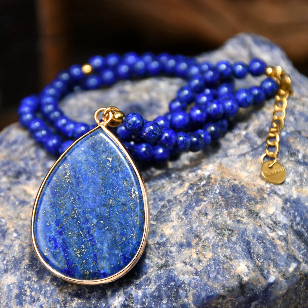 Lapislazuli Kette mit rechteckigem Anhänger und blauen Steinperlen