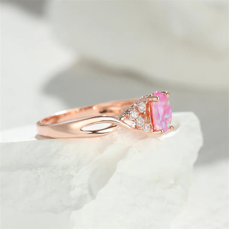 Rosa Opal-Ring aus Roségold mit ovalem Stein