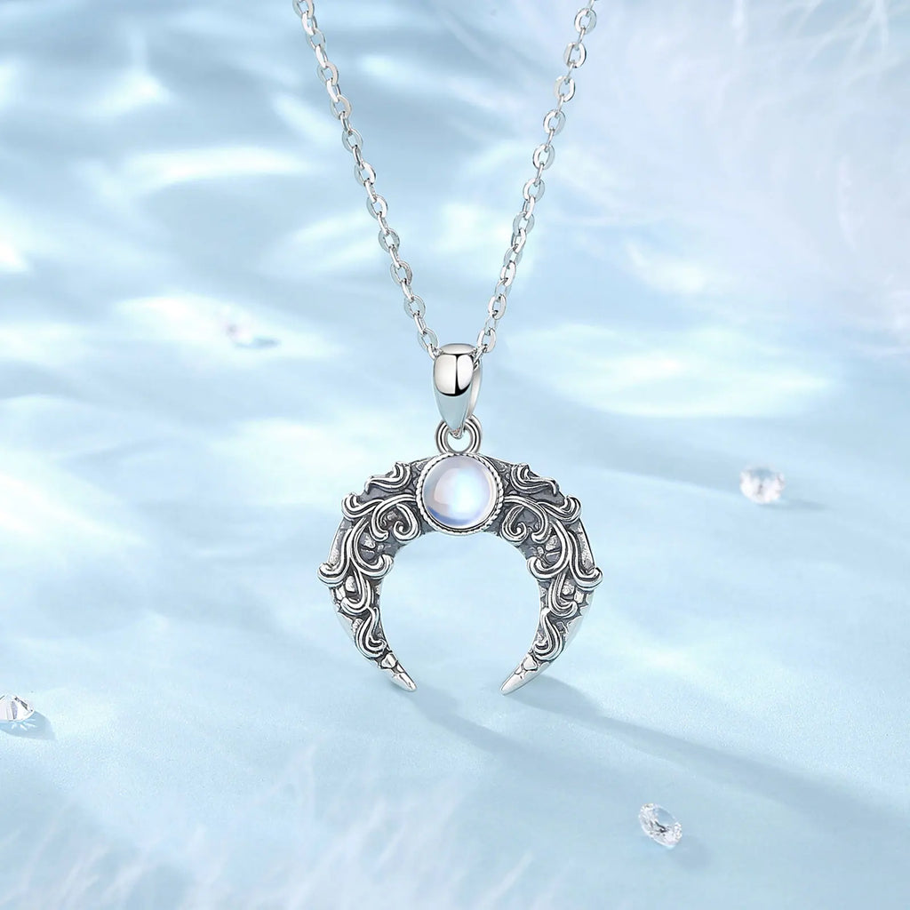 Mondstein Kette aus 925er Silber mit verzierter Mondsichel