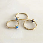 14K vergoldeter blauer Opal Ring mit Zargenfassung