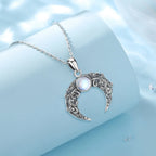 Mondstein Kette aus 925er Silber mit verzierter Mondsichel