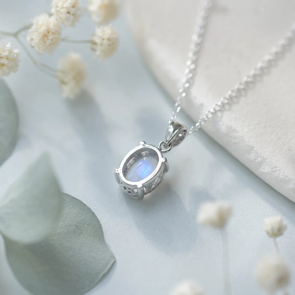 Mondstein Kette aus 925er Silber mit ovalem Steinanhänger