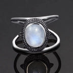 Mondstein Ring mit gekreuzter Fassung
