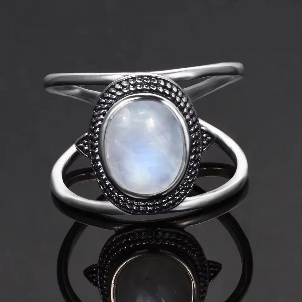 Mondstein Ring mit gekreuzter Fassung