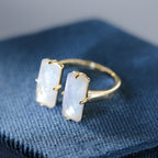 Offener Mondstein Ring aus 925er Silber in Goldoptik mit zwei rechteckigen Steinen