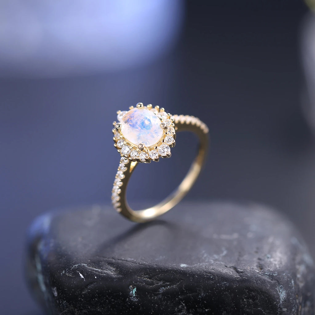 Echter Mondstein Ring aus Gold mit Halo-Fassung