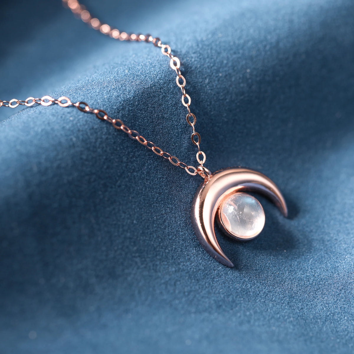 Mondstein Kette aus 925er Silber in Roségold-Optik mit Mondsichel