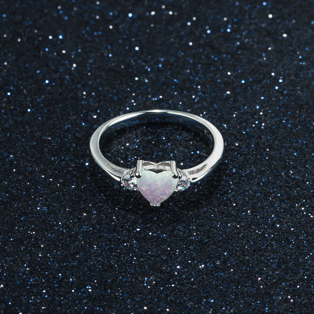 Opal-Look Ring aus 925er Silber mit Herzstein und zwei Ziersteinen