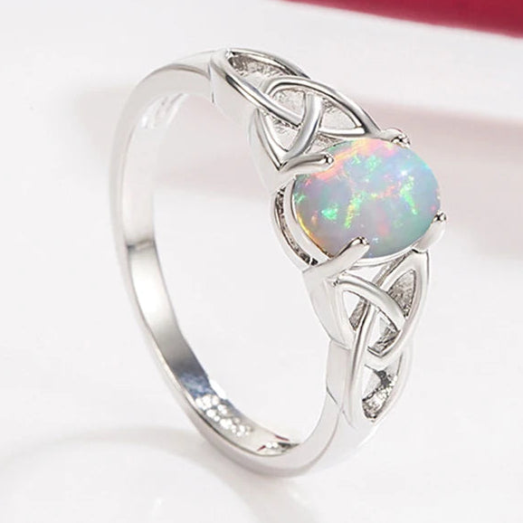 Opal Ring mit keltischem Flechtmuster
