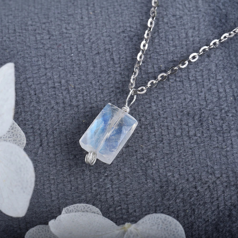 Mondstein Kette aus 925er Silber mit rechteckigem Naturstein-Anhänger
