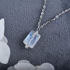 Mondstein Kette aus 925er Silber mit rechteckigem Naturstein-Anhänger