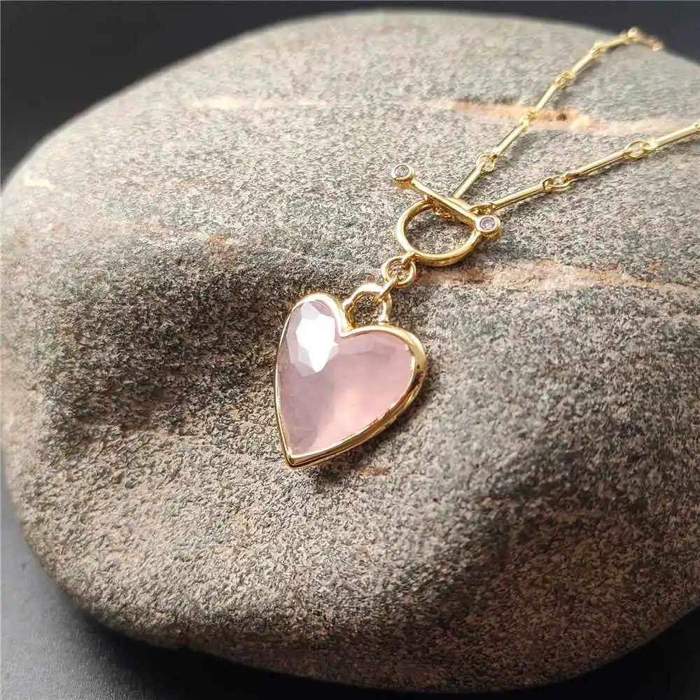 Rosenquarz Herzkette aus 18K Gold