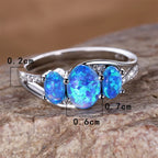 Blauer Opal Ring mit drei ovalen Steinen