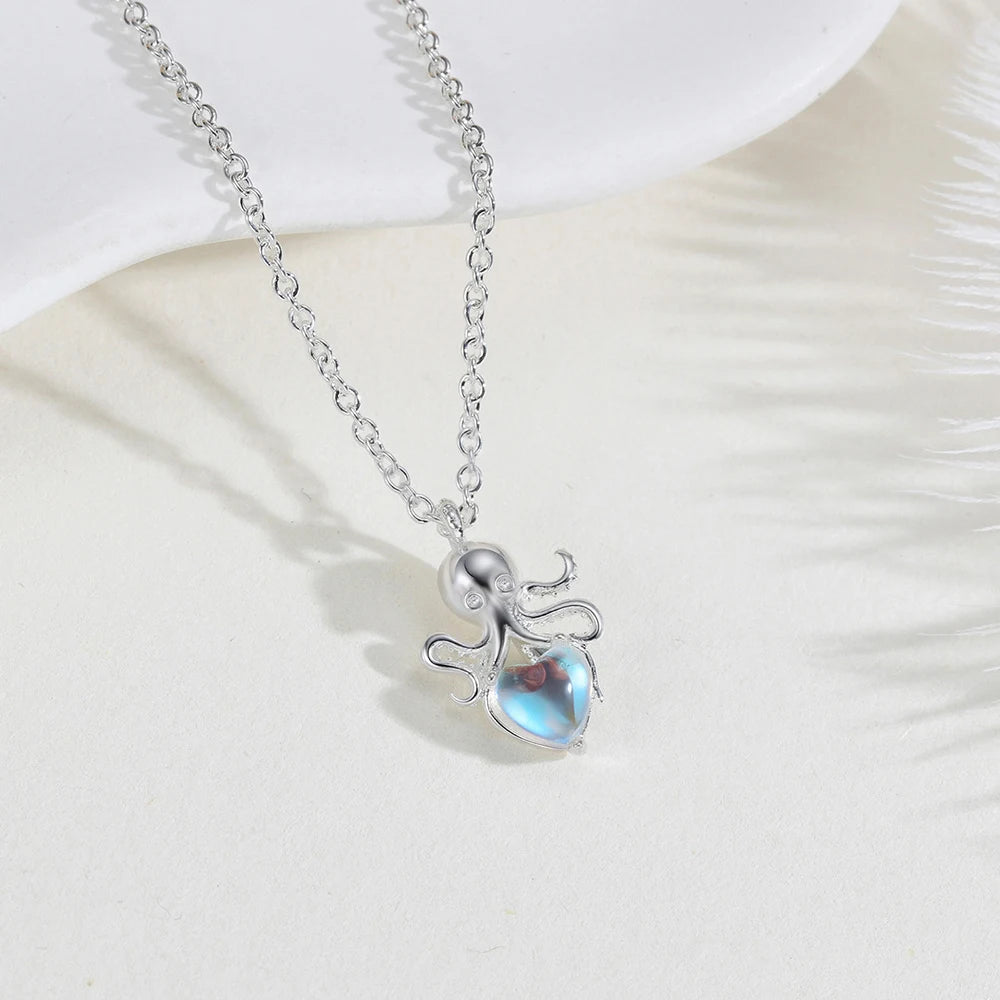 Mondstein Kette aus 925er Silber mit Oktopus und Herzanhänger