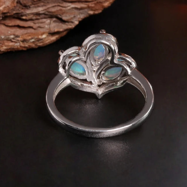 Opal Ring aus 925er Silber mit drei Opalen im Blattdesign