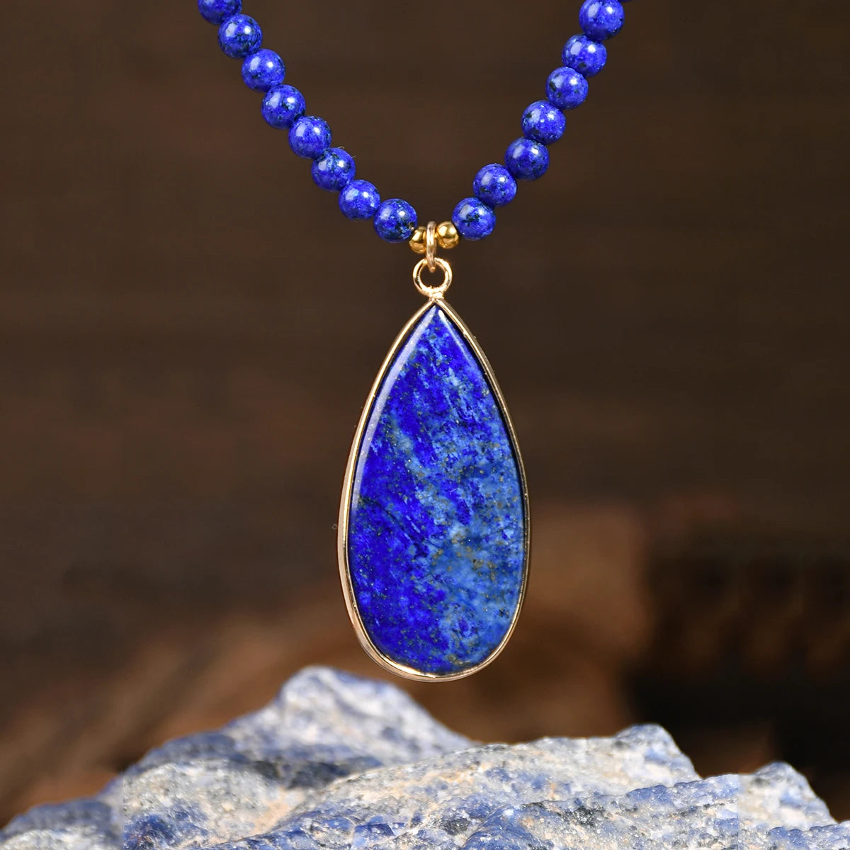 Lapislazuli Kette mit rechteckigem Anhänger und blauen Steinperlen