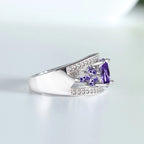 Breiter Amethyst Ring mit rundem Stein und Blatt-Ziersteinen