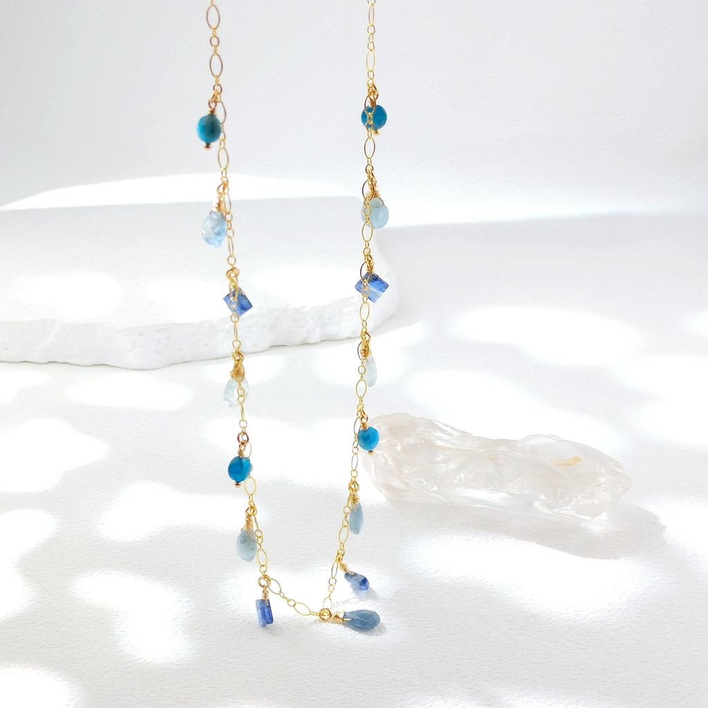 Aquamarin Halskette aus 14K Gold mit Kyanit und Apatit Anhängern