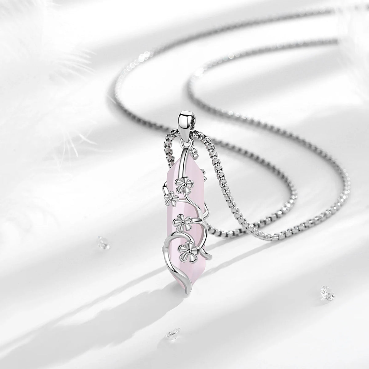 Rosenquarz Kette mit floralem Anhänger