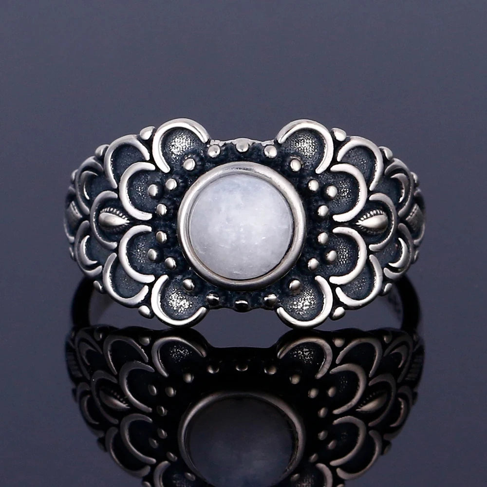Mondstein Ring aus 925er Silber mit floralem Ornamentrahmen