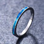 Schmaler blauer Opal Ring mit Einlage