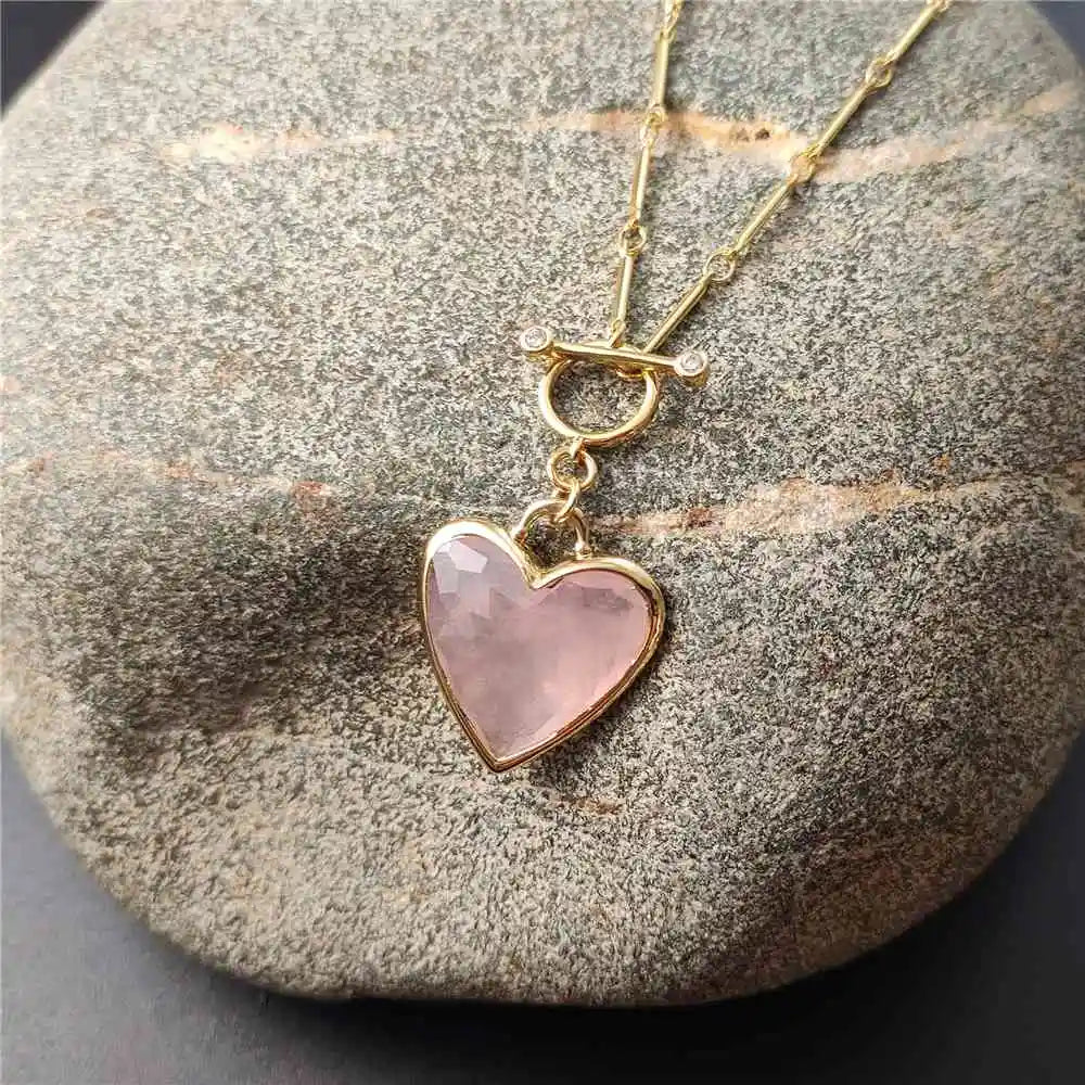 Rosenquarz Herzkette aus 18K Gold