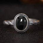Onyx Ring aus 925er Silber mit gedrehter Ringschiene
